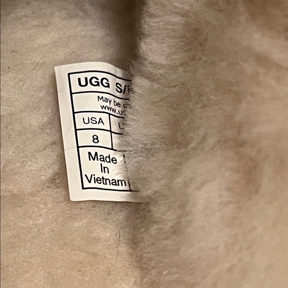 UGG Disquette Women’s Tan and Cream Sheepskin Slippers - Picture 6 of 9